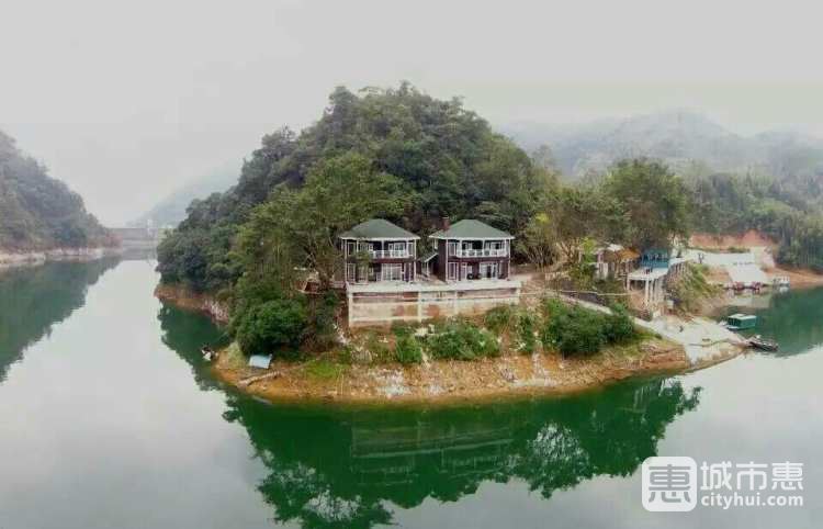 龍門(mén)天堂湖度假山莊