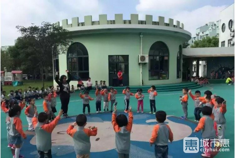 海聯(lián)小龍魚(yú)幼兒園